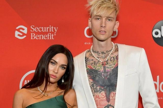 Меган Фокс и Machine Gun Kelly обручились смотреть крупнее Меган Фокс и Machine Gun Kelly обручились